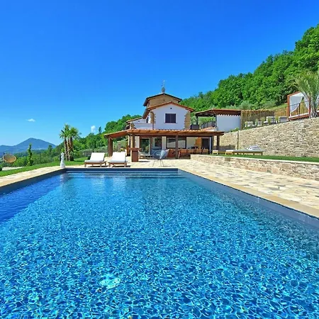 Montone Villa Sleeps 12 With Pool Air Con And Wifi * Montone (Umbria)