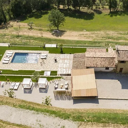 Montone Villa Sleeps 12 With Pool Air Con And Wifi *