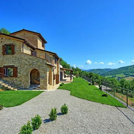 Montone Villa Sleeps 12 With Pool Air Con And Wifi