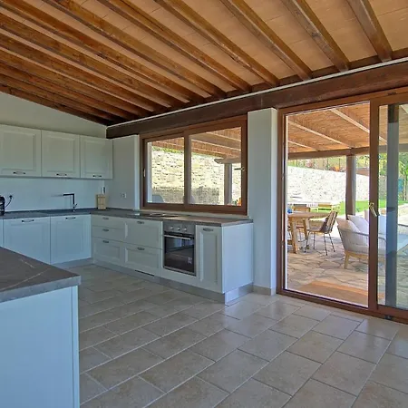 Villa Montone Villa Sleeps 12 With Pool Air Con And Wifi