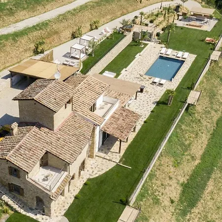 Montone Villa Sleeps 12 With Pool Air Con And Wifi 빌라