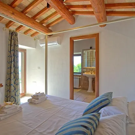 Montone Villa Sleeps 12 With Pool Air Con And Wifi * Montone (Umbria)