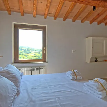 빌라 Montone Villa Sleeps 12 With Pool Air Con And Wifi *