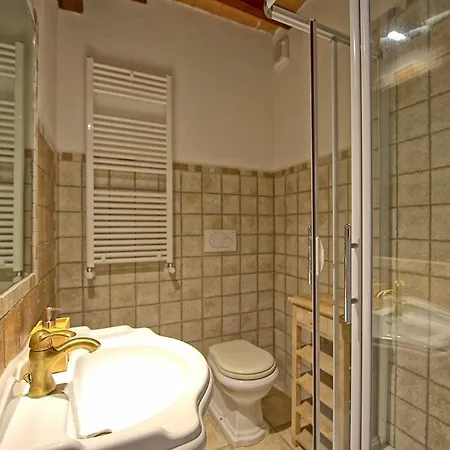 Montone Villa Sleeps 12 With Pool Air Con And Wifi 몬토네