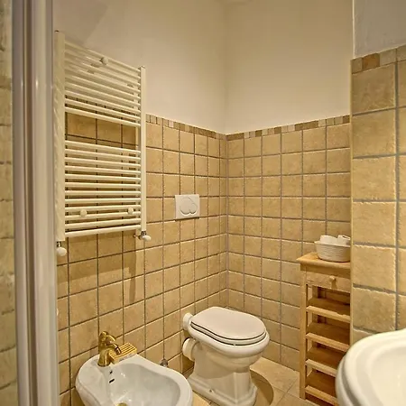 Montone Villa Sleeps 12 With Pool Air Con And Wifi