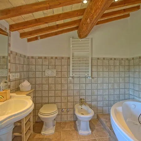 Montone Villa Sleeps 12 With Pool Air Con And Wifi 빌라 *